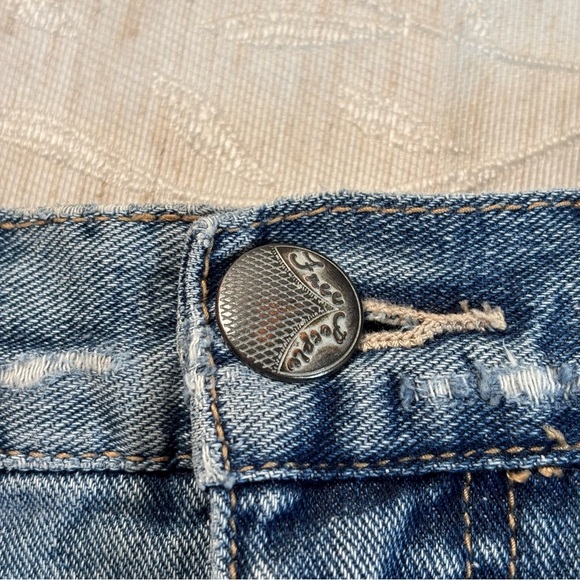 Free People Distressed Crochet Lace Trim Boho Denim Jean Shorts Women’s Size 27 - Picture 6 of 6